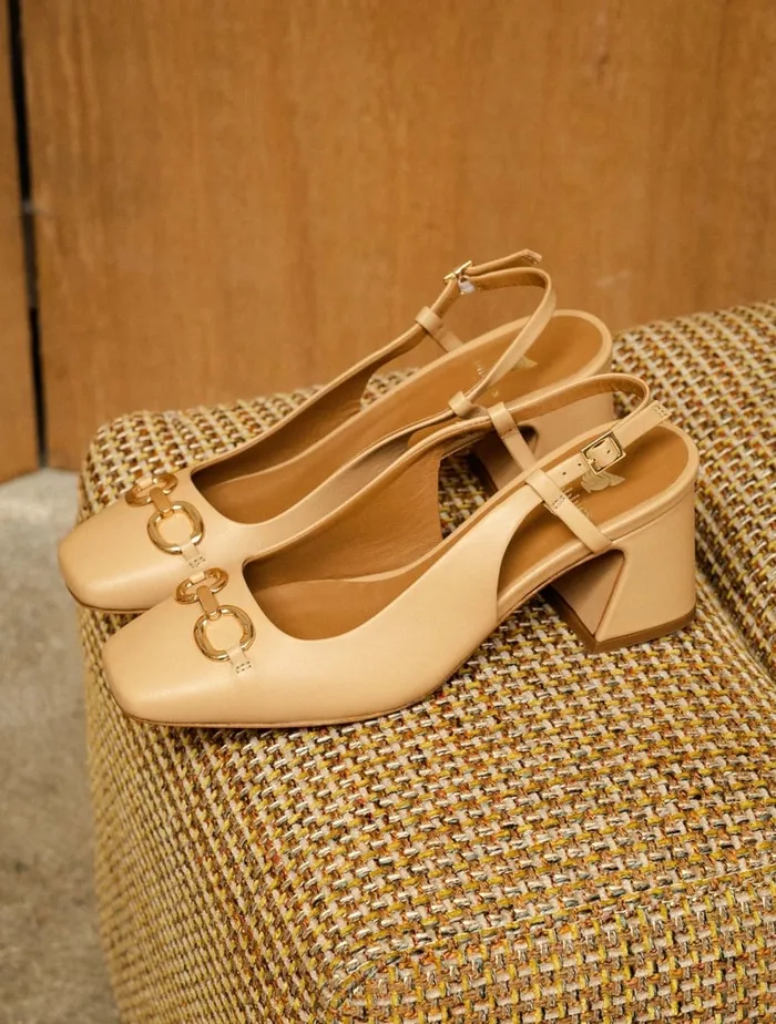Abby Toffee Women Bobbies Heeled Sandals