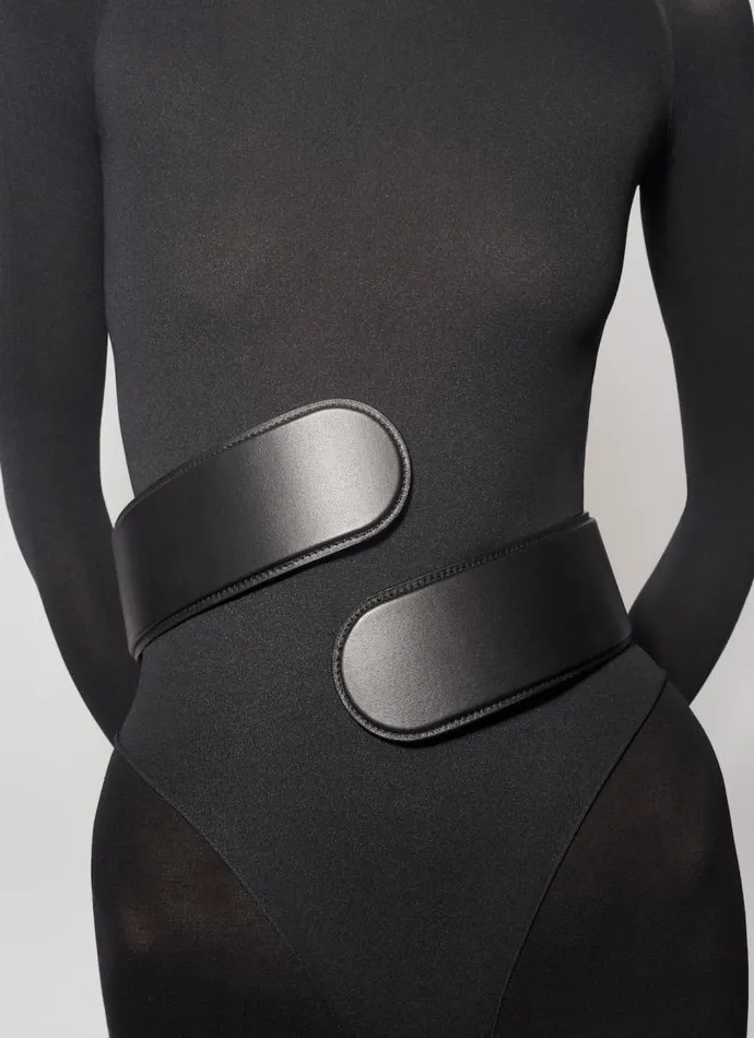 Alaa Belts FLEX TWIST BELT IN CALFSKIN Black 8211 Women Alaa Belts FLEX TWIST BELT IN CALFSKIN Black 8211 Women