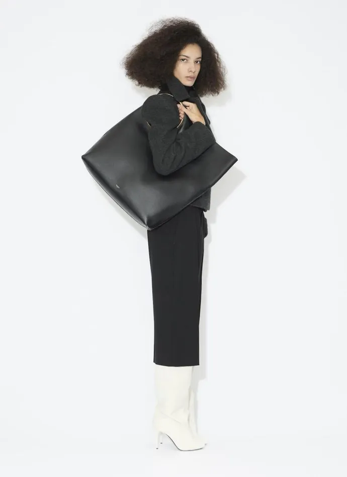 Alaa Pants and Shorts WOOL GABARDINE BERMUDA SHORTS Black 8211 Women Alaa Pants and Shorts WOOL GABARDINE BERMUDA SHORTS Black 8211 Women