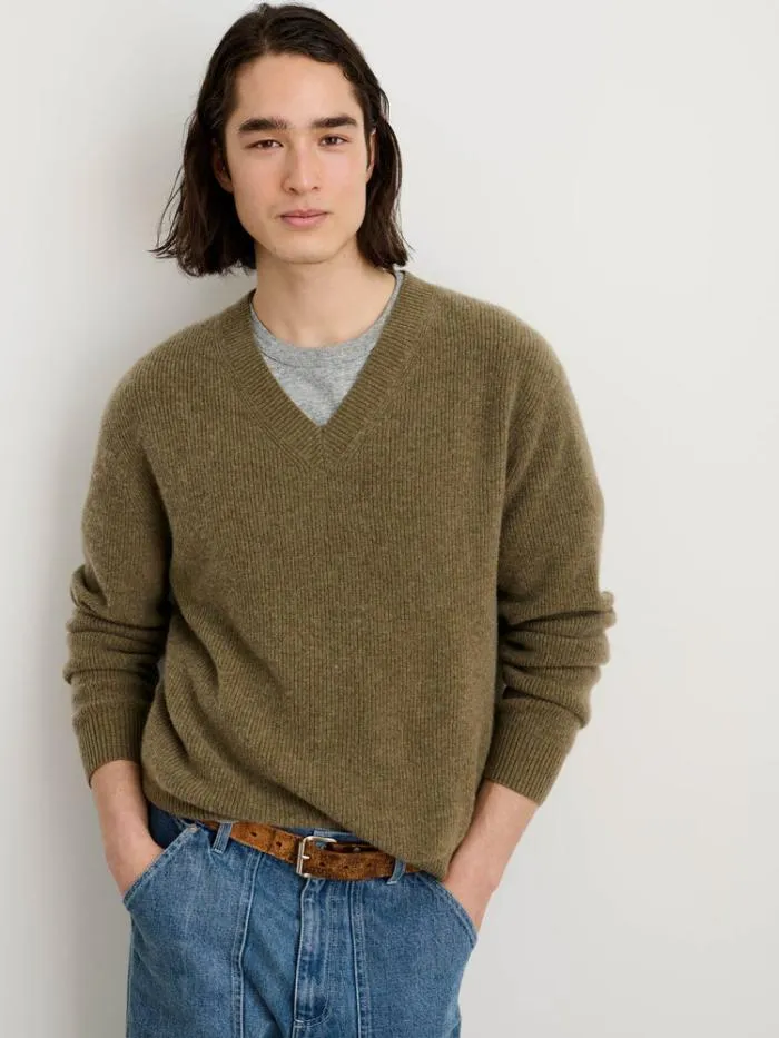 Alex Mill Sweaters Sweatshirts VNeck Sweater In Lightweight Cashmere Heather Olive 8211 Men
