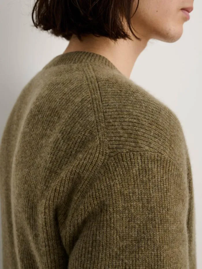 Alex Mill Sweaters Sweatshirts VNeck Sweater In Lightweight Cashmere Heather Olive 8211 Men