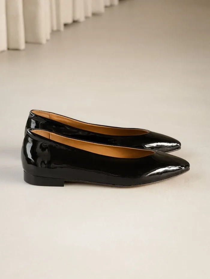 Alyssa Lacquered Black Women Bobbies Ballet Flats