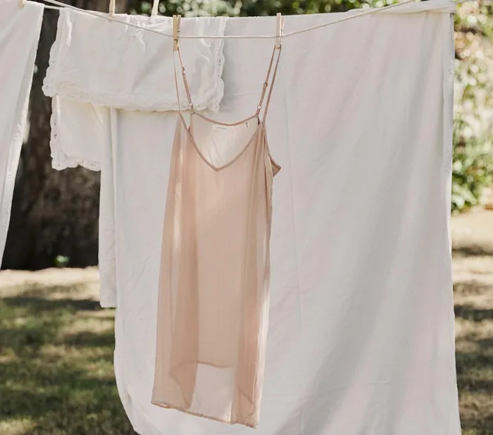 DEN Short Deep VNeck Slip Conch Women Slips