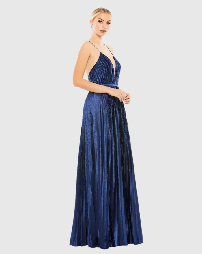 Evening Gowns Mac Duggal Women Plunge Neck Pleated Evening Gown Midnight