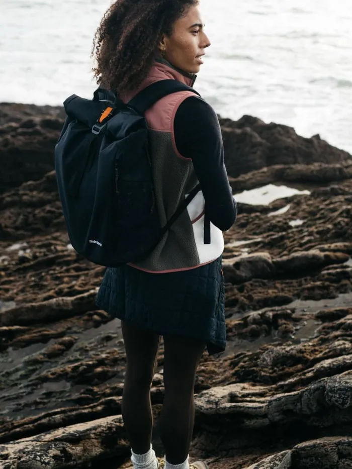 MenWomen Nautilus 23L Backpack Black Finisterre Bags