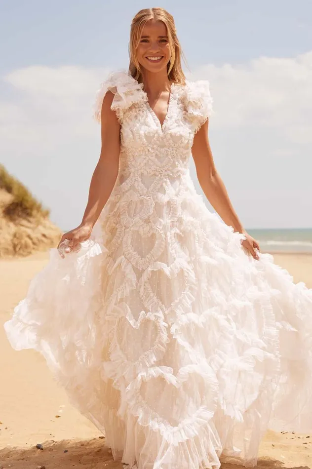 Needle and Thread Dresses Amorette VNeck Gown Champagne 8211 Women