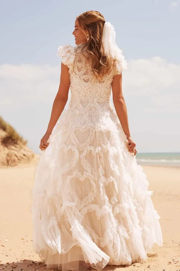 Needle and Thread Dresses Amorette VNeck Gown Champagne 8211 Women