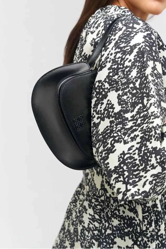 Oroton Sets Della Saddle Shoulder Bag Black 8211 Women