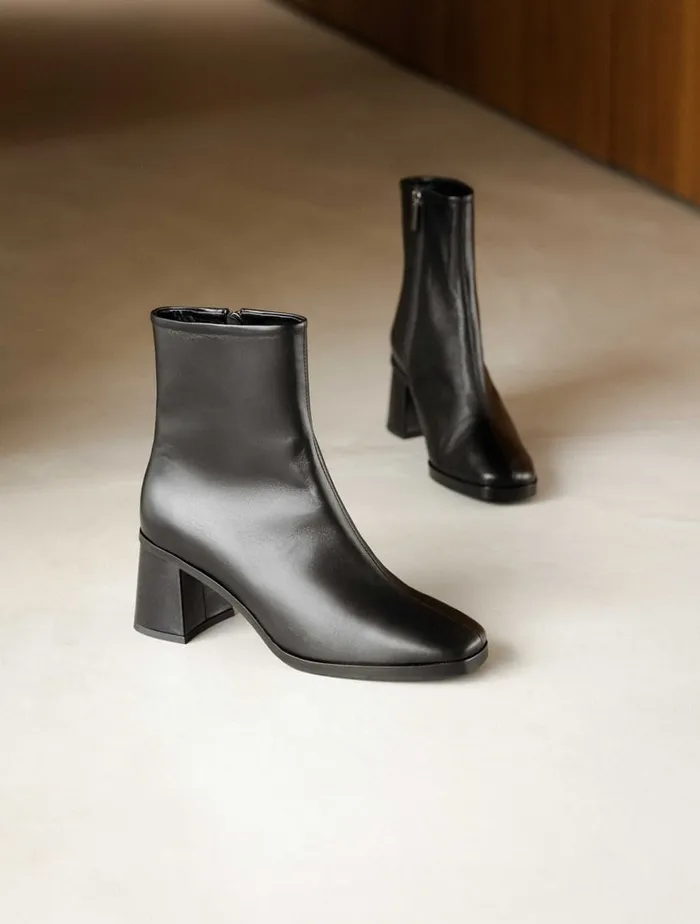 Scarlett Passion Black Women Bobbies Ankle Boots