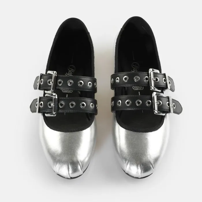 Shop Ballet Flats BUFFALO Daphne Jane Silver