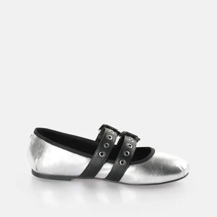 Shop Ballet Flats BUFFALO Daphne Jane Silver