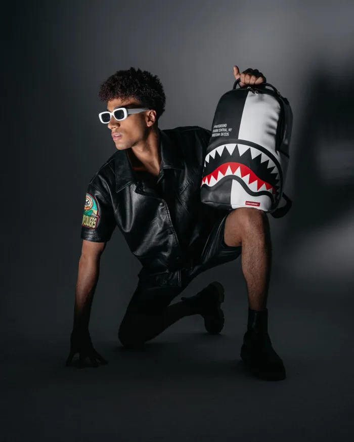 SPRAYGROUND Backpacks SHARK CENTRAL SPLIT BACKPACK BLKWHT DLXV 8211 Universal SPRAYGROUND Backpacks SHARK CENTRAL SPLIT BACKPACK BLKWHT DLXV 8211 Universal