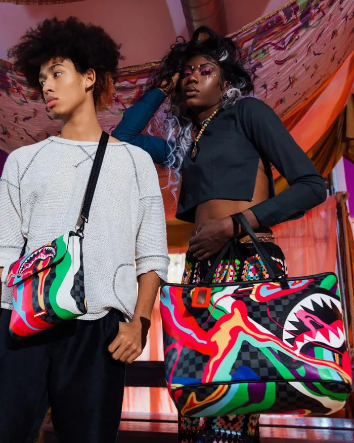SPRAYGROUND Slings TRIPPY TAFFY LARGE SLING CROSSBODY 8211 Universal SPRAYGROUND Slings TRIPPY TAFFY LARGE SLING CROSSBODY 8211 Universal