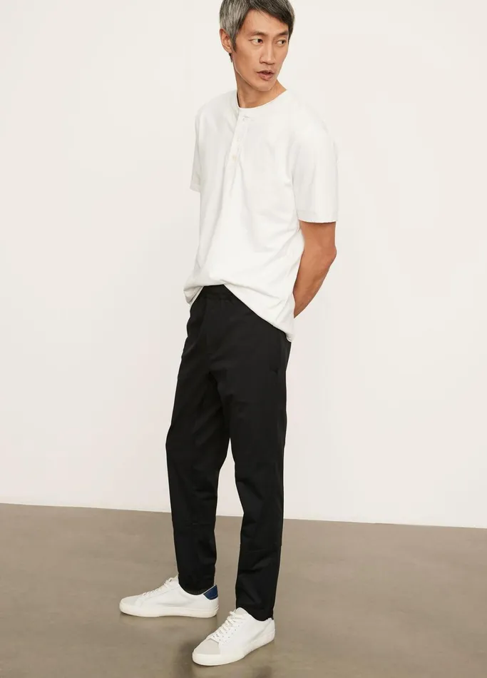 Vince Pants and Shorts Men Modern PullOn Jogger Black