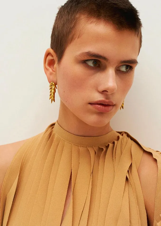 Women Bevza Spikelet Short Earrings 8211 Gold The Frankie Shop
