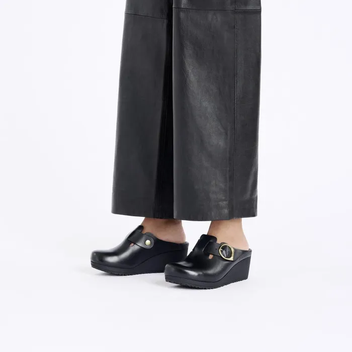 Women Birkenstock Clogs Fanny RingBuckle Blackblack