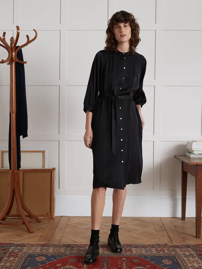 Women Cyrillus Clothing MidLength Button Dress In Plain Crepe Noir