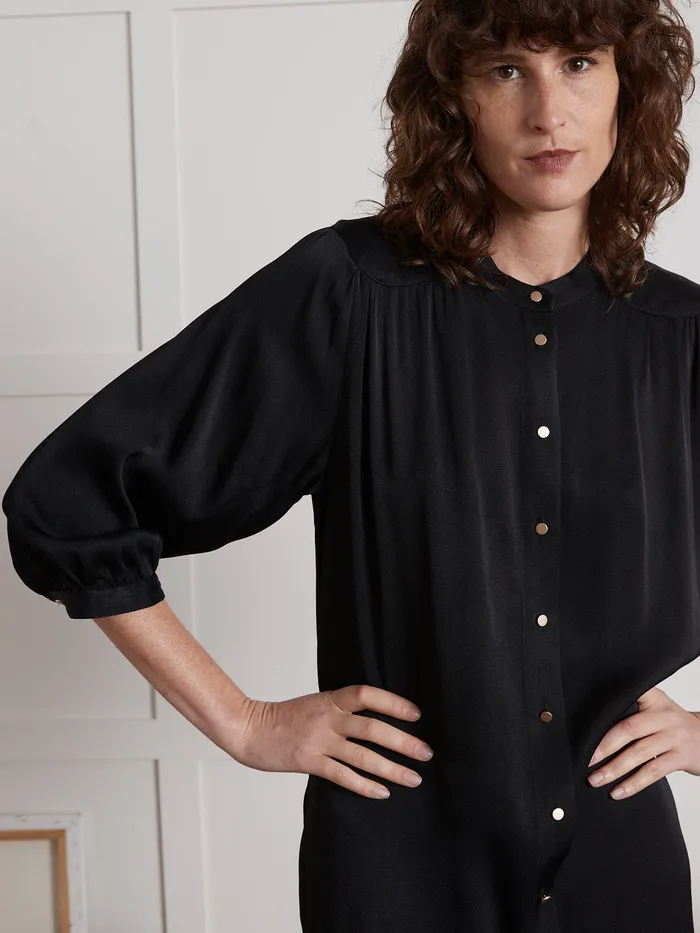 Women Cyrillus Clothing MidLength Button Dress In Plain Crepe Noir