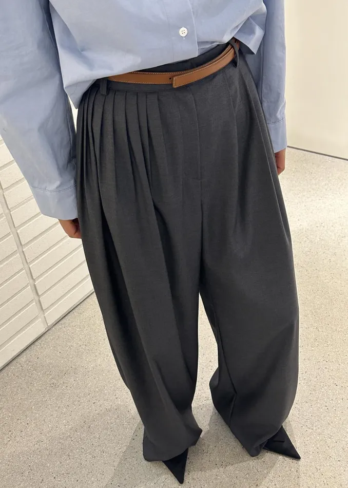 Women Nyla Pleated Pants 8211 Charcoal The Frankie Shop Bottoms